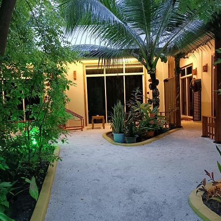 Manta Dhangethi Екстериор снимка