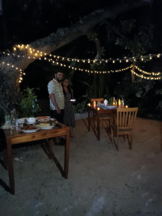 Manta Dhangethi Екстериор снимка